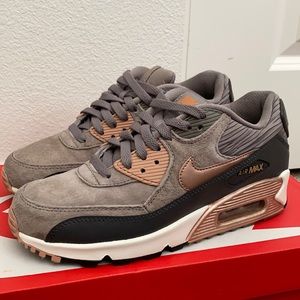 WMNS Air Max 90 Lthr. Used like new condition